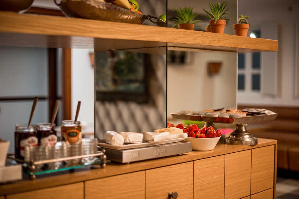 מלון אמבסי תל אביב -חדר אוכל - ארוחת בוקר 