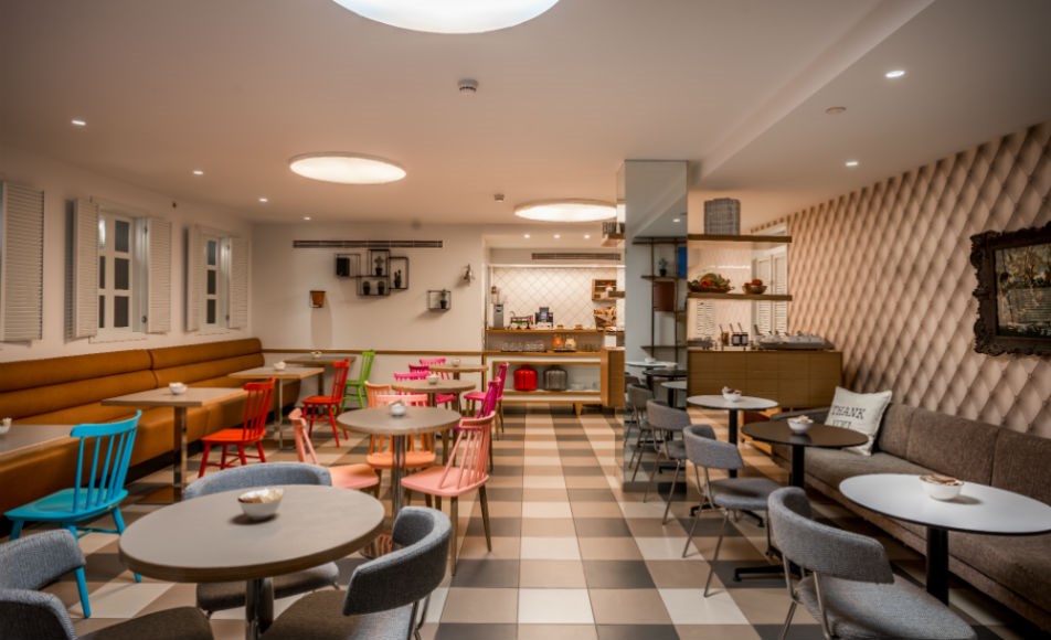 מלון אמבסי - חדר אוכל