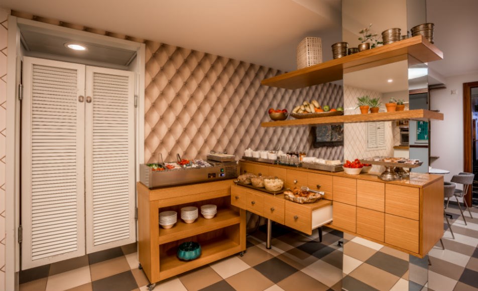 מלון אמבסי - חדר אוכל