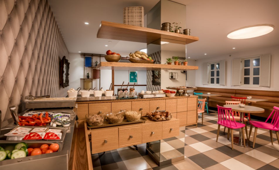 מלון אמבסי - חדר אוכל