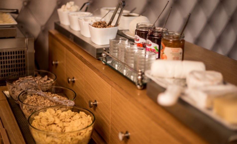 מלון אמבסי - חדר אוכל