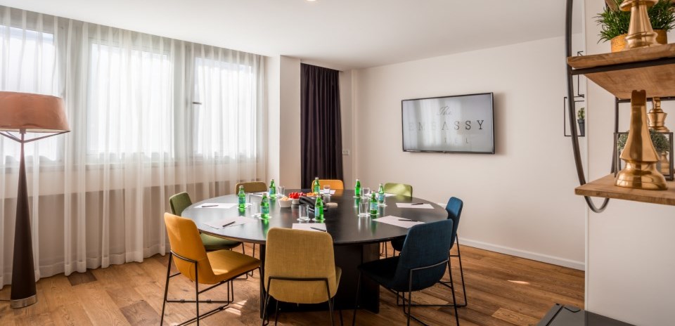 מלון אמבסי תל אביב - חדר ישיבות